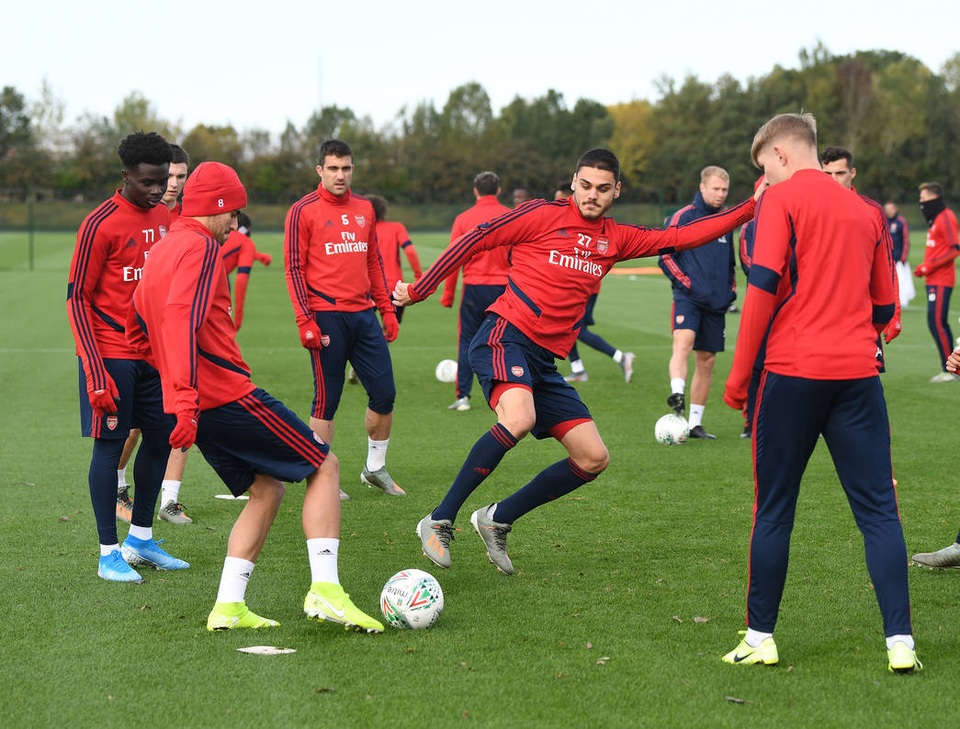 Bất chấp mọi chỉ trích, Xhaka vẫn ra sân tập cùng Arsenal - 10 Bất chấp mọi chỉ trích, Xhaka vẫn ra sân tập cùng Arsenal - 10