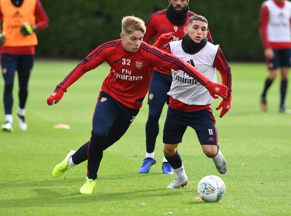 Bất chấp mọi chỉ trích, Xhaka vẫn ra sân tập cùng Arsenal - 11 Bất chấp mọi chỉ trích, Xhaka vẫn ra sân tập cùng Arsenal - 11