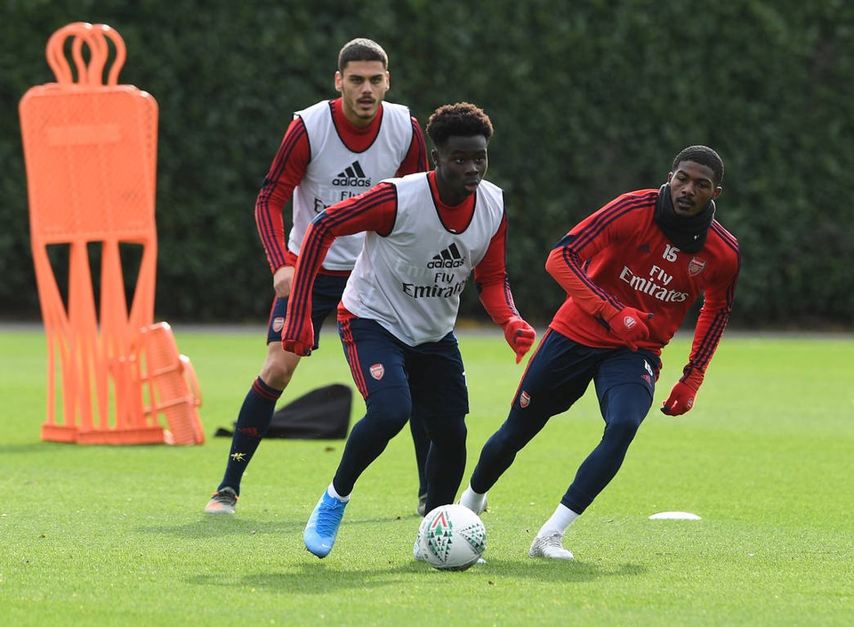 Bất chấp mọi chỉ trích, Xhaka vẫn ra sân tập cùng Arsenal - 15 Bất chấp mọi chỉ trích, Xhaka vẫn ra sân tập cùng Arsenal - 15