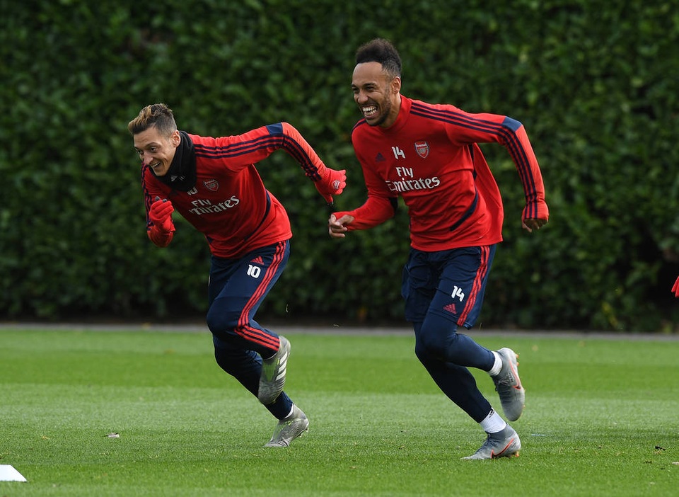Bất chấp mọi chỉ trích, Xhaka vẫn ra sân tập cùng Arsenal - 16 Bất chấp mọi chỉ trích, Xhaka vẫn ra sân tập cùng Arsenal - 16