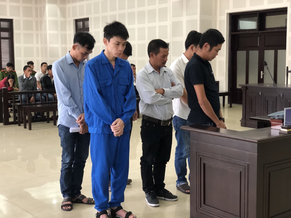 Thua cá độ bóng đá, phá khóa tủ trộm hơn 1 tỷ của đồng nghiệp để trả nợ - 1 Thua cá độ bóng đá, phá khóa tủ trộm hơn 1 tỷ của đồng nghiệp để trả nợ - 1