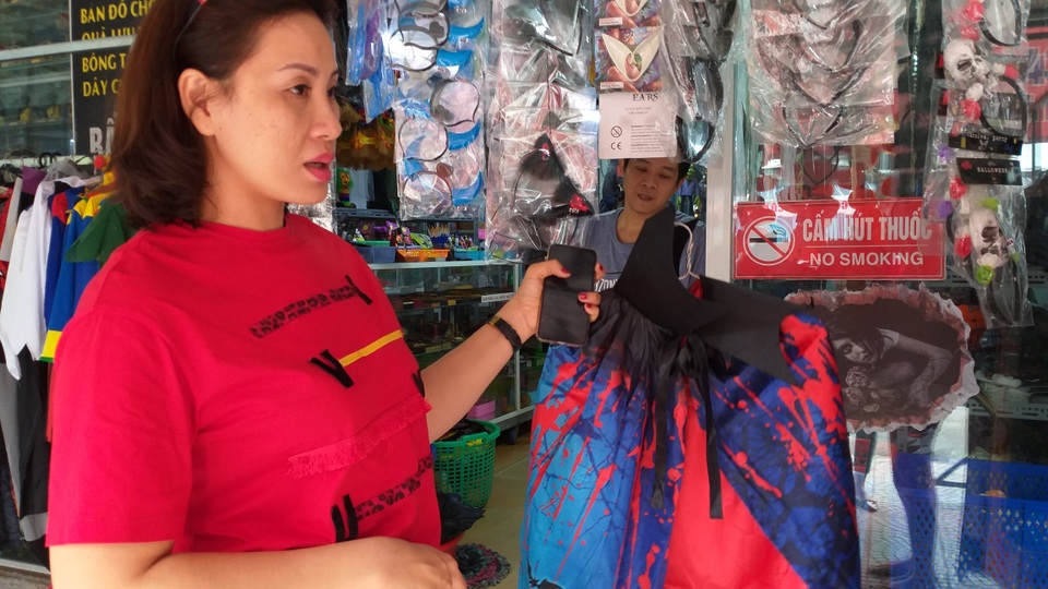 Đồ hóa trang Halloween càng ma quái, rùng rợn càng hút khách nhí - 6 Đồ hóa trang Halloween càng ma quái, rùng rợn càng hút khách nhí - 6