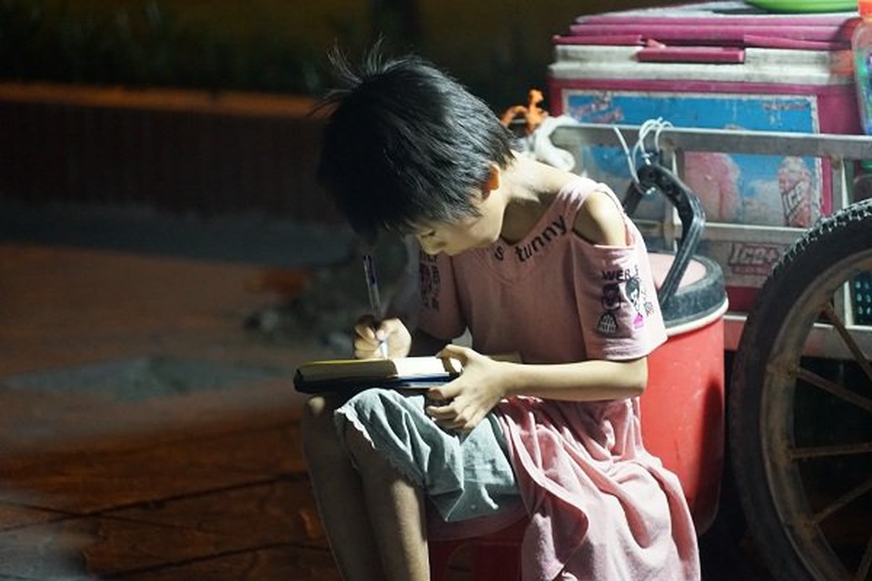 Chuyện cảm động về cô gái Hà Nội xinh đẹp từng bị kỳ thị vì nhận nuôi bé gái lở loét - 3 Chuyện cảm động về cô gái Hà Nội xinh đẹp từng bị kỳ thị vì nhận nuôi bé gái lở loét - 3