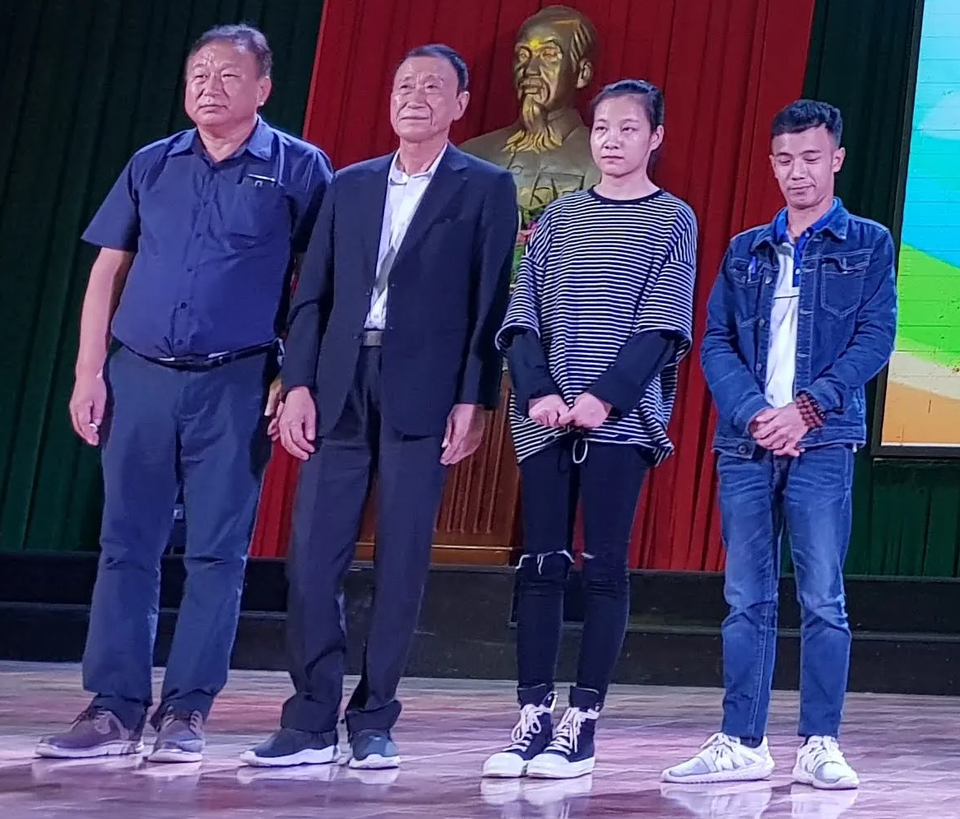 Đại học Vinh: Trao học bổng cho học sinh, sinh viên nghèo - 1 Đại học Vinh: Trao học bổng cho học sinh, sinh viên nghèo - 1