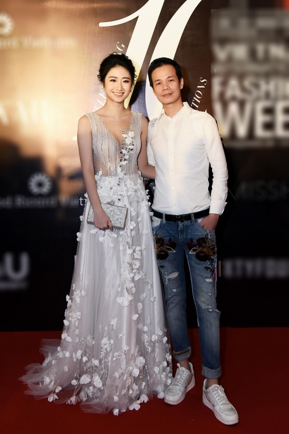 Hoàng Thuỳ mở màn đẳng cấp, Hoa hậu Lương Thuỳ Linh làm vedette tại Tuần lễ Thời trang - 17