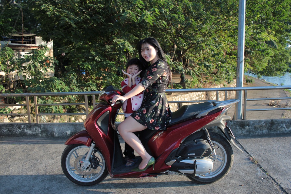 Chuyện cảm động về cô gái Hà Nội xinh đẹp từng bị kỳ thị vì nhận nuôi bé gái lở loét - 8 Chuyện cảm động về cô gái Hà Nội xinh đẹp từng bị kỳ thị vì nhận nuôi bé gái lở loét - 8