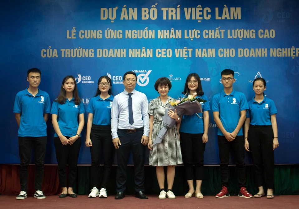 Sau khi tốt nghiệp tại Trường Doanh nhân CEO, các bạn trẻ nhận được những gì? - 1 Sau khi tốt nghiệp tại Trường Doanh nhân CEO, các bạn trẻ nhận được những gì? - 1