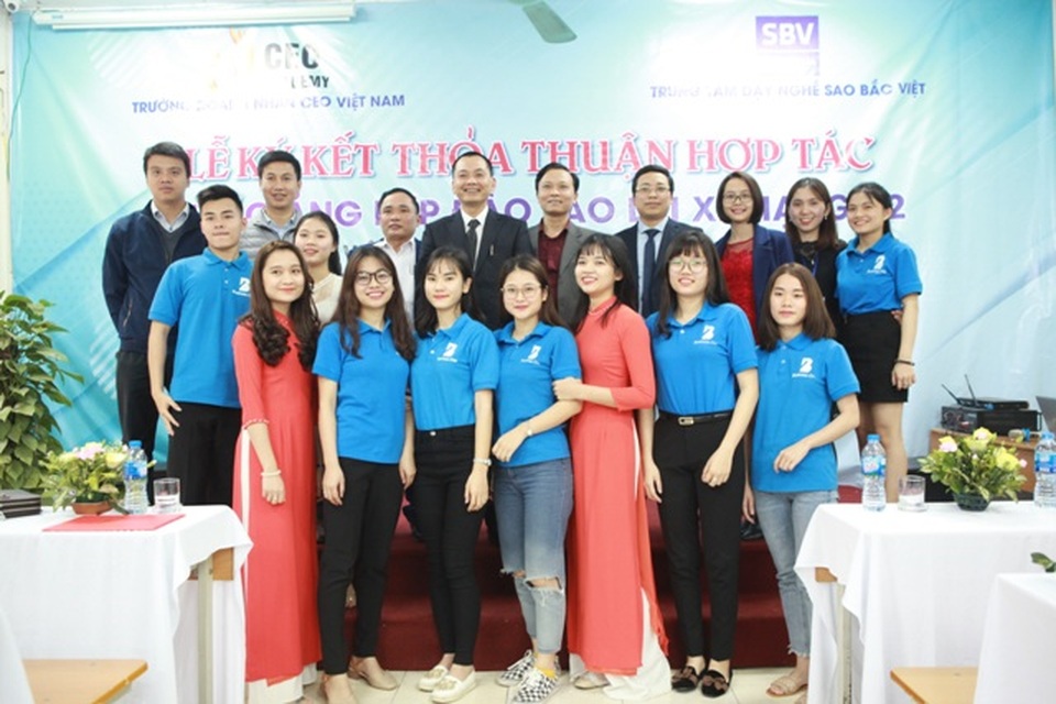 Sau khi tốt nghiệp tại Trường Doanh nhân CEO, các bạn trẻ nhận được những gì? - 2 Sau khi tốt nghiệp tại Trường Doanh nhân CEO, các bạn trẻ nhận được những gì? - 2