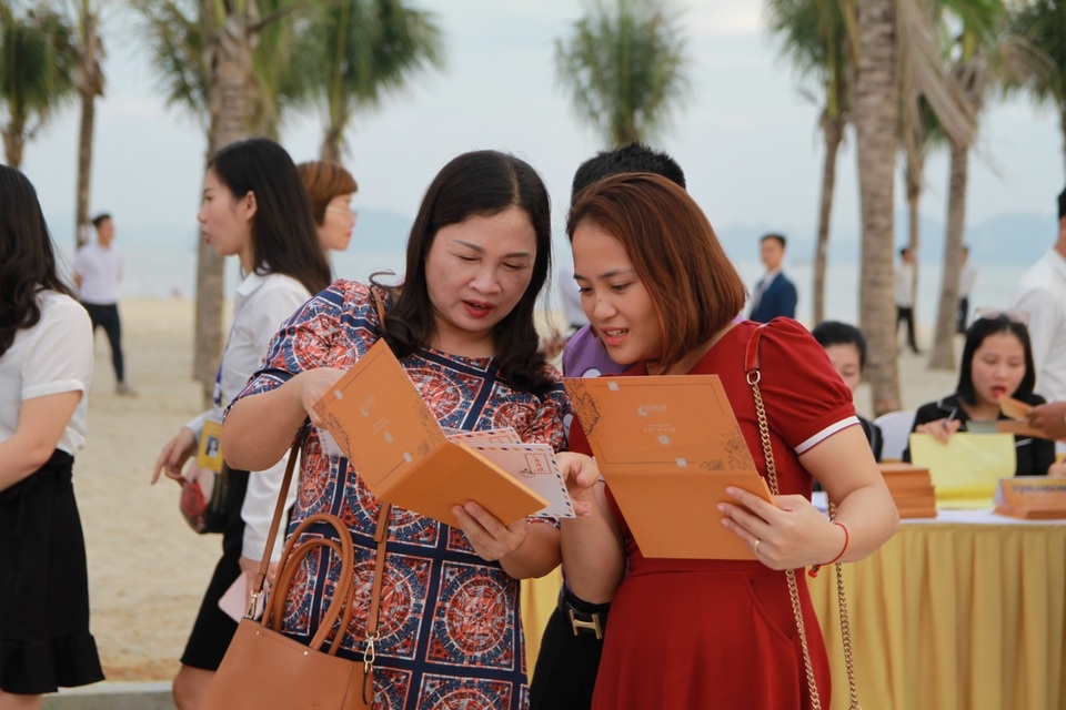 “Light up the street” thắp sáng đêm Bãi Cháy cùng giới đầu tư địa ốc - 1 “Light up the street” thắp sáng đêm Bãi Cháy cùng giới đầu tư địa ốc - 1