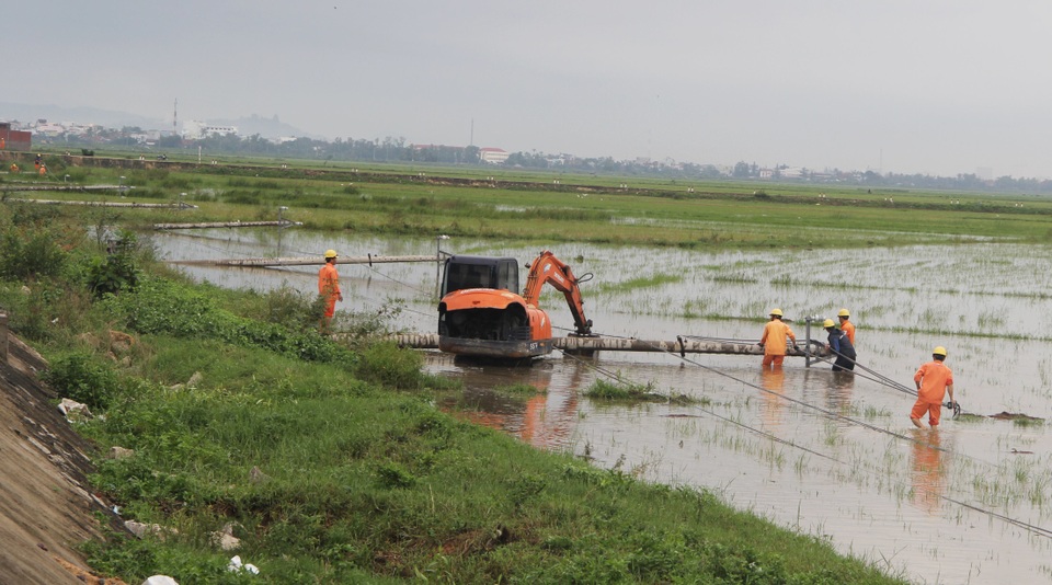Phú Yên: 1 người tử vong trong bão số 5 - 4 Phú Yên: 1 người tử vong trong bão số 5 - 4