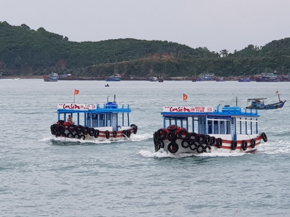 Ca nô đưa đón du khách đi thăm Vịnh Nha Trang được hoạt động trở lại - 1 Ca nô đưa đón du khách đi thăm Vịnh Nha Trang được hoạt động trở lại - 1
