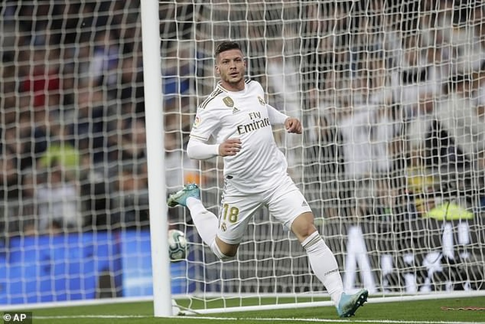 Giành chiến thắng “5 sao”, Real Madrid áp sát Barcelona - 7