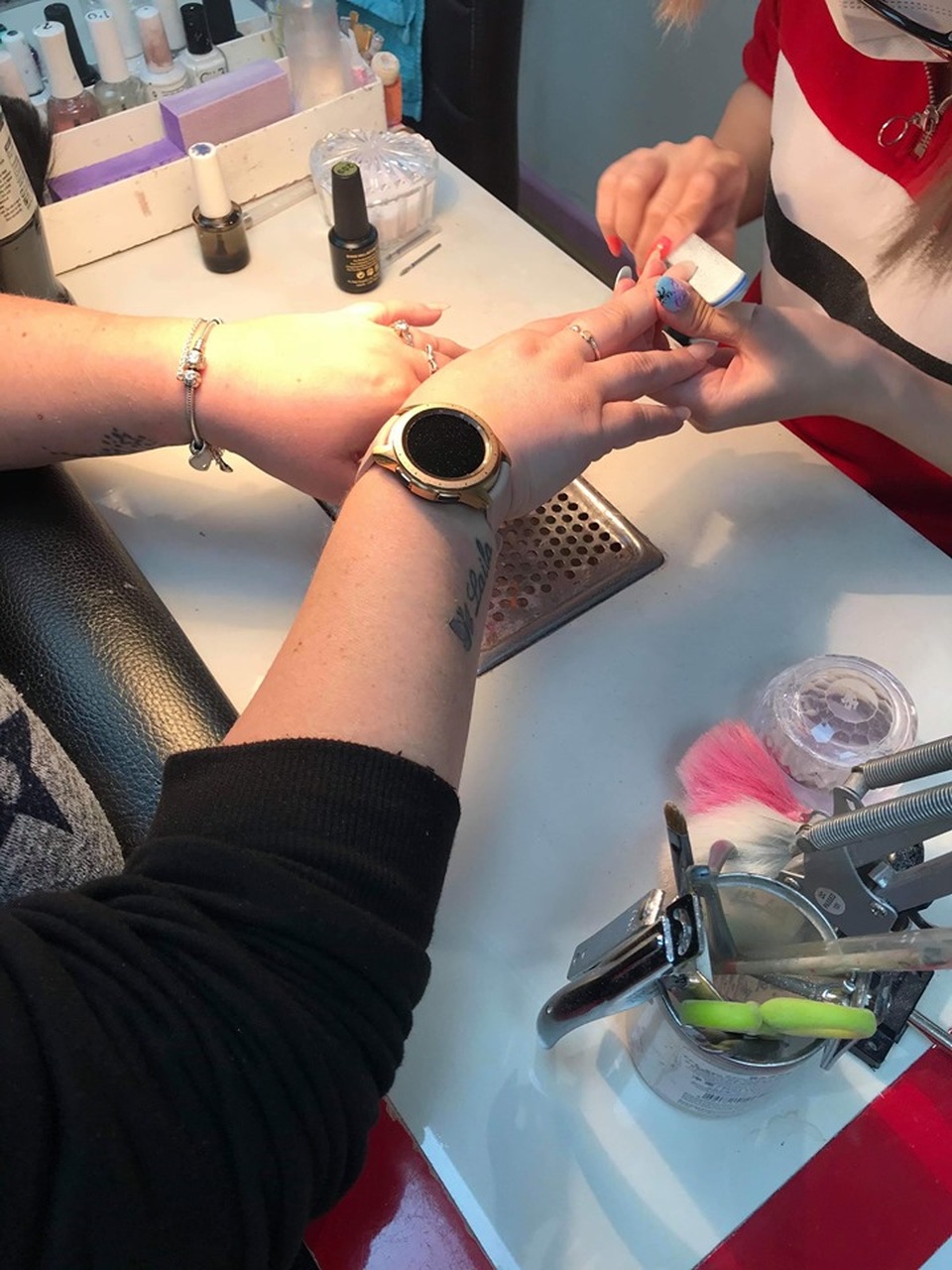 Lời kể ám ảnh của người phụ nữ Hà Tĩnh bị bỏ đói, đánh đập khi trồng cần sa ở Anh - 3