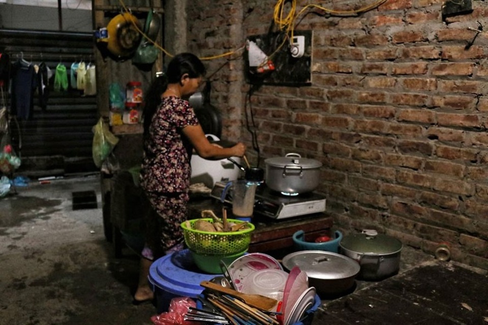 Phận nghèo ở những khu nhà tiền tỉ - 1 Phận nghèo ở những khu nhà tiền tỉ - 1