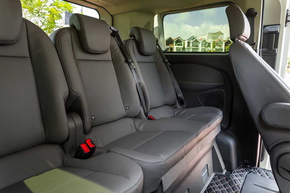 Ford Tourneo Titanium 2019 - Sở hữu những tính năng vượt trội của dòng xe MPV - 4 Ford Tourneo Titanium 2019 - Sở hữu những tính năng vượt trội của dòng xe MPV - 4