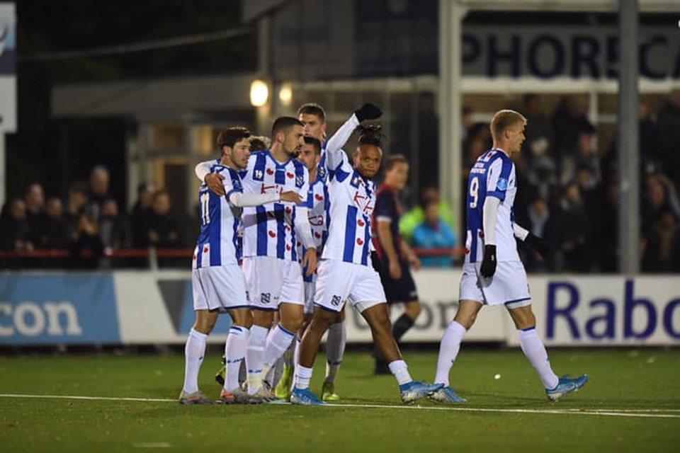 HLV Heerenveen: “Văn Hậu sẽ được thi đấu chính thức vào năm 2020” - 1 HLV Heerenveen: “Văn Hậu sẽ được thi đấu chính thức vào năm 2020” - 1