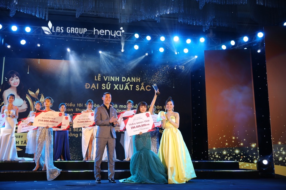 Las Beauty ra mắt sản phẩm giảm cân Power Life công thức vàng và vinh danh các đại sứ xuất sắc 3 miền - 2 Las Beauty ra mắt sản phẩm giảm cân Power Life công thức vàng và vinh danh các đại sứ xuất sắc 3 miền - 2