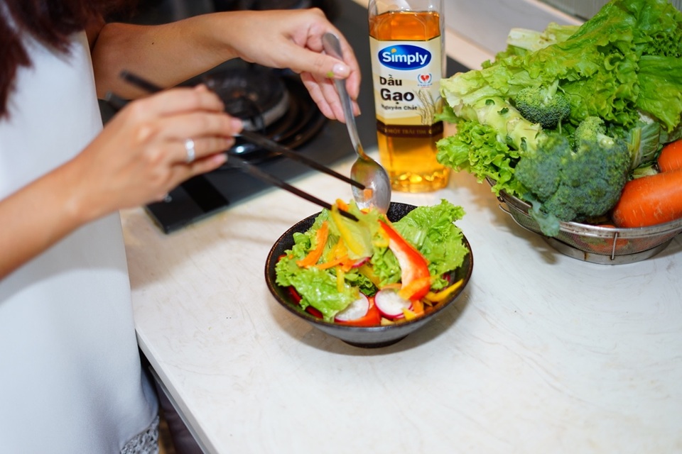 Dầu gạo Simply được Đầu bếp thế giới tin dùng - 2 Dầu gạo Simply được Đầu bếp thế giới tin dùng - 2