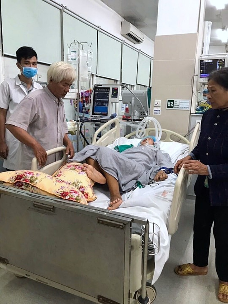 Xúc động hành trình tìm người thân thất lạc 2 năm cho bệnh nhân hôn mê - 2 Xúc động hành trình tìm người thân thất lạc 2 năm cho bệnh nhân hôn mê - 2