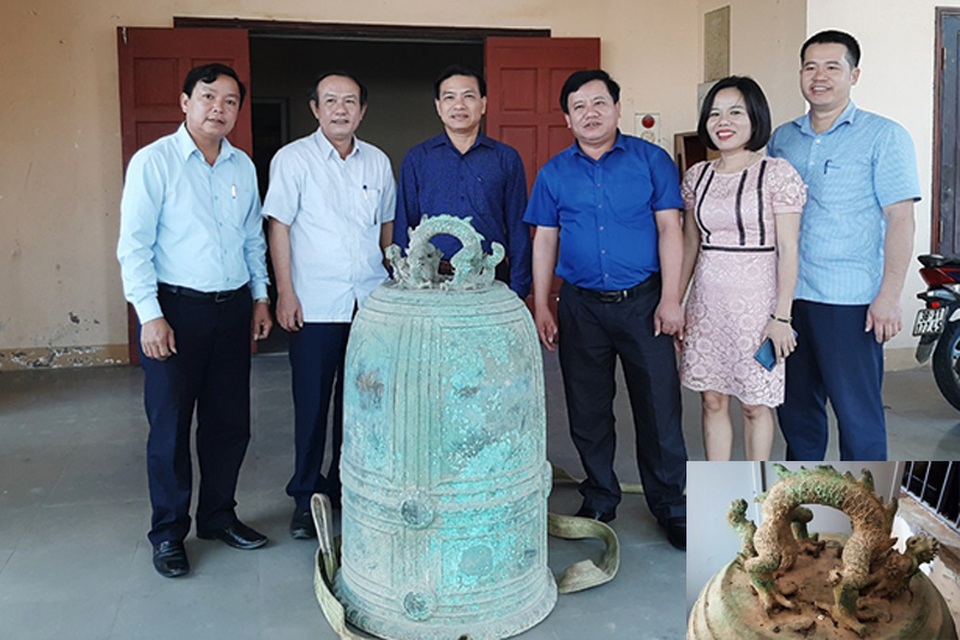 Chuông quý đời Trần sắp thành phế liệu được bàn giao cho Bảo tàng Tỉnh Hà Tĩnh - 3 Chuông quý đời Trần sắp thành phế liệu được bàn giao cho Bảo tàng Tỉnh Hà Tĩnh - 3