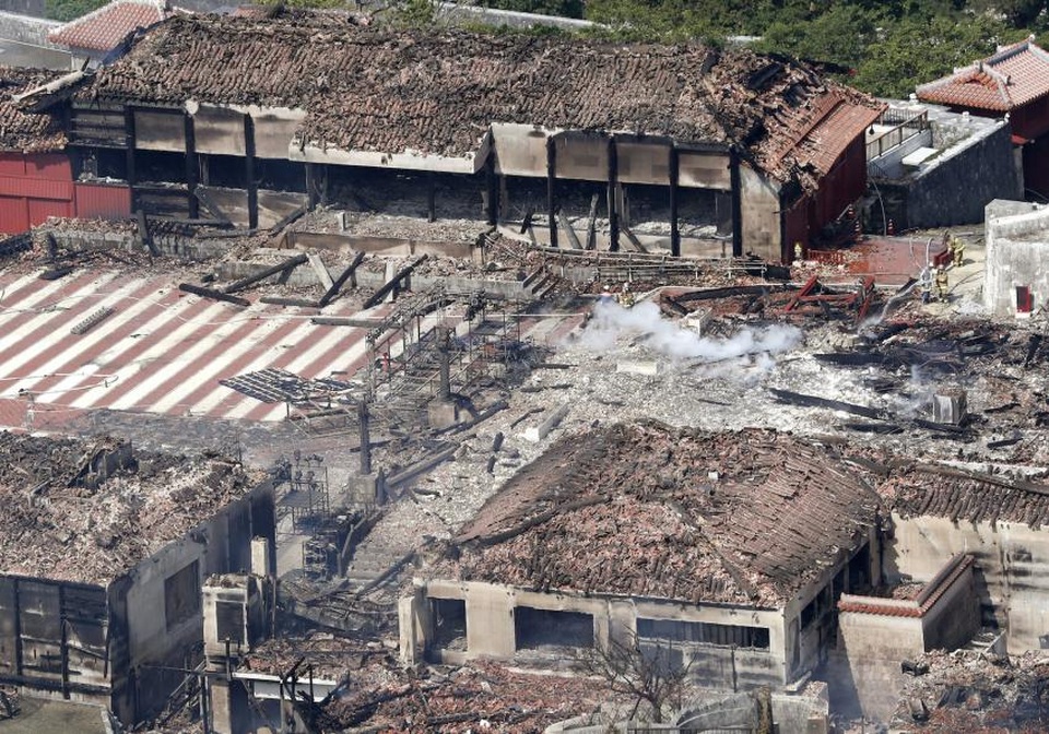 Bão lửa thiêu rụi lâu đài di sản thế giới 600 tuổi của Nhật Bản - 12