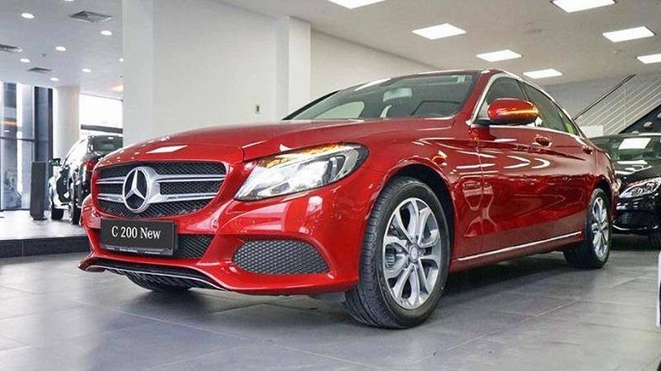 Xả hàng cuối năm, ô tô giảm giá 200-300 triệu đồng - 6 Xả hàng cuối năm, ô tô giảm giá 200-300 triệu đồng - 6