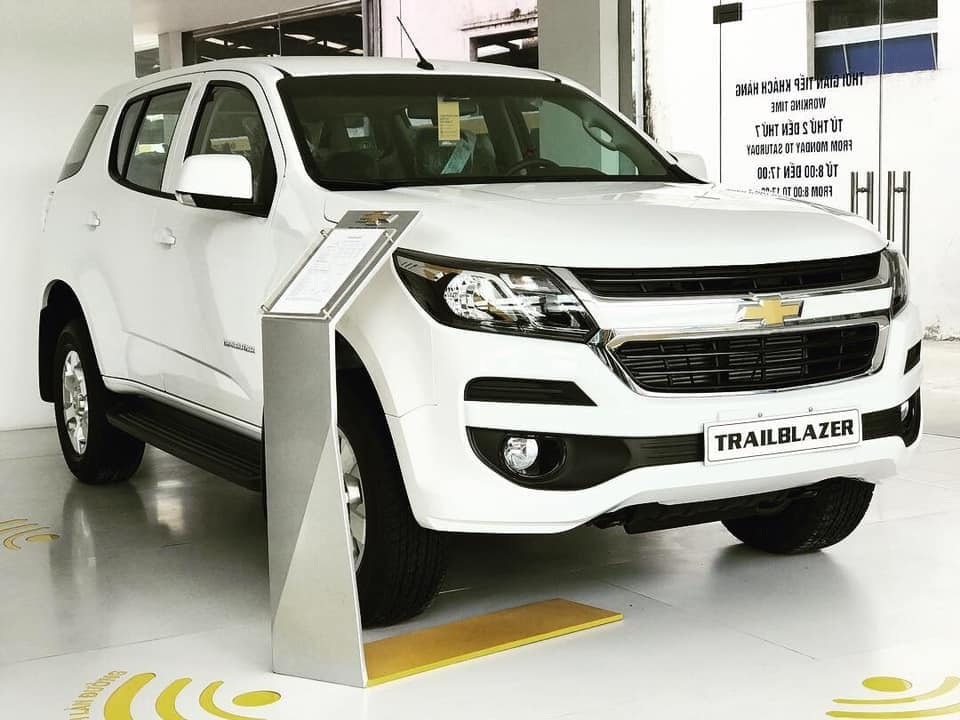 Xả hàng cuối năm, ô tô giảm giá 200-300 triệu đồng - 8 Xả hàng cuối năm, ô tô giảm giá 200-300 triệu đồng - 8