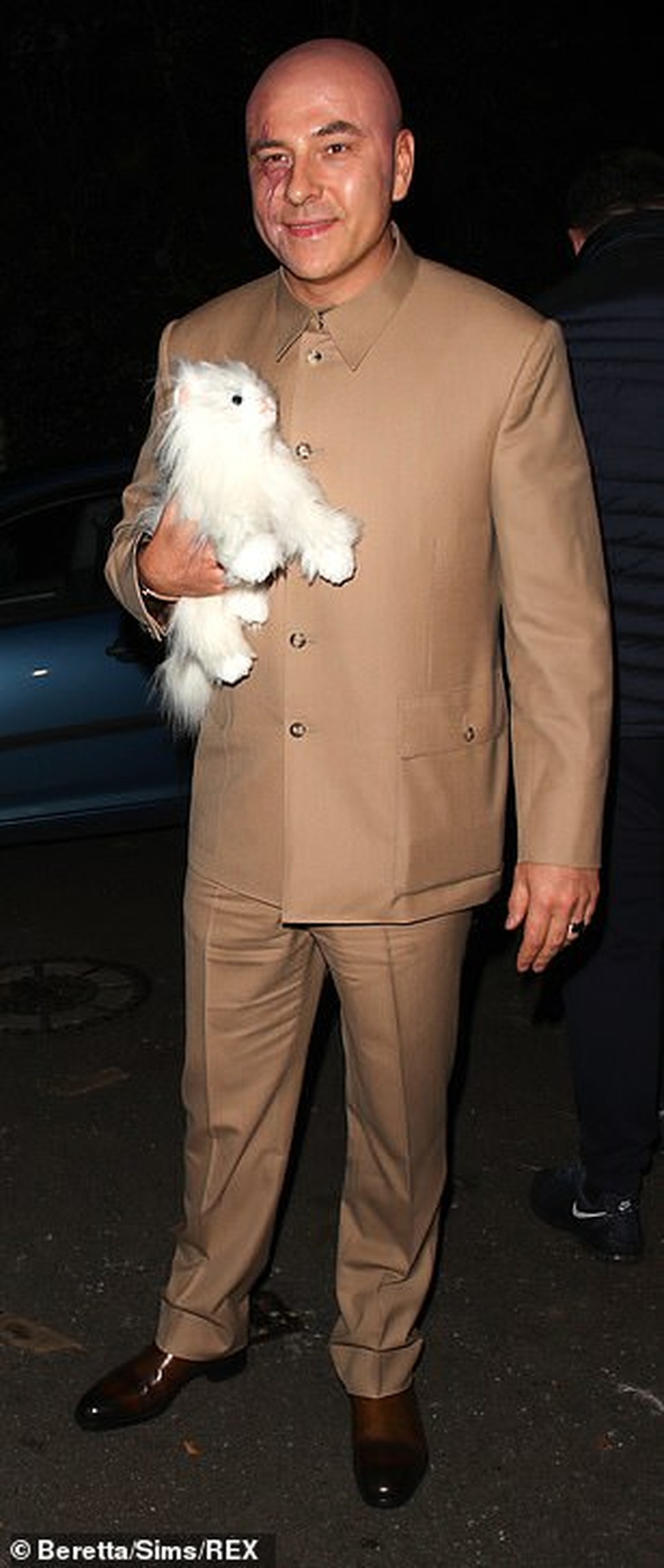 Đêm Halloween, sao hóa trang thế nào? - 16