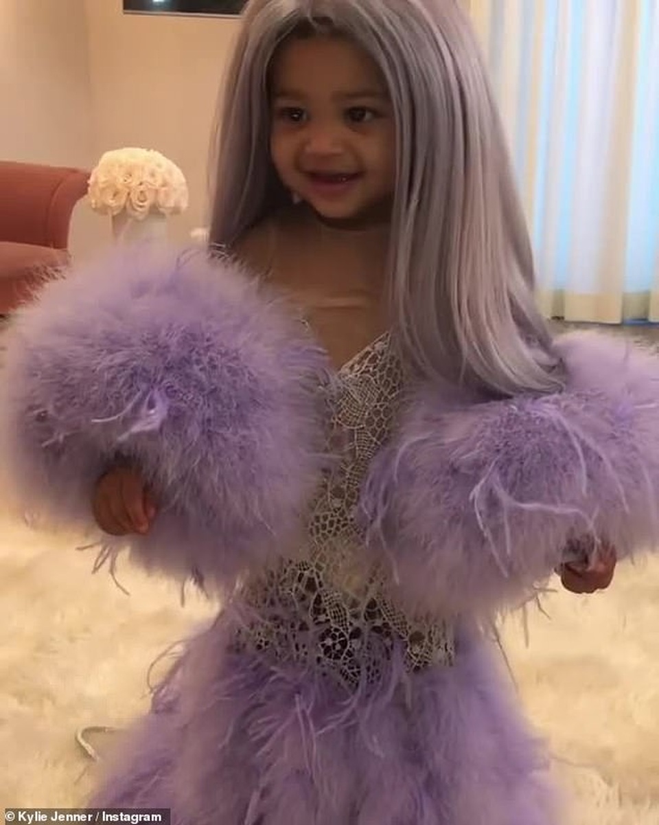 Kylie Jenner đón Halloween thế nào? - 5 Kylie Jenner đón Halloween thế nào? - 5
