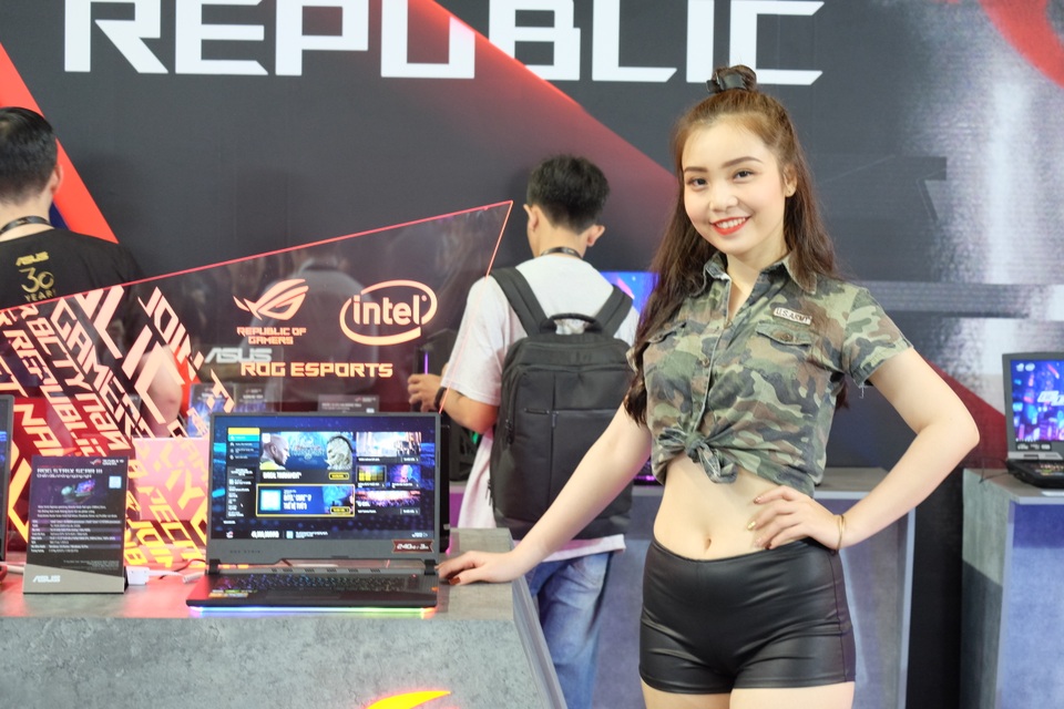 Laptop 2 màn hình, gaming phone, và loạt đồ chơi công nghệ tại Asus Expo 2019 - 12 Laptop 2 màn hình, gaming phone, và loạt đồ chơi công nghệ tại Asus Expo 2019 - 12