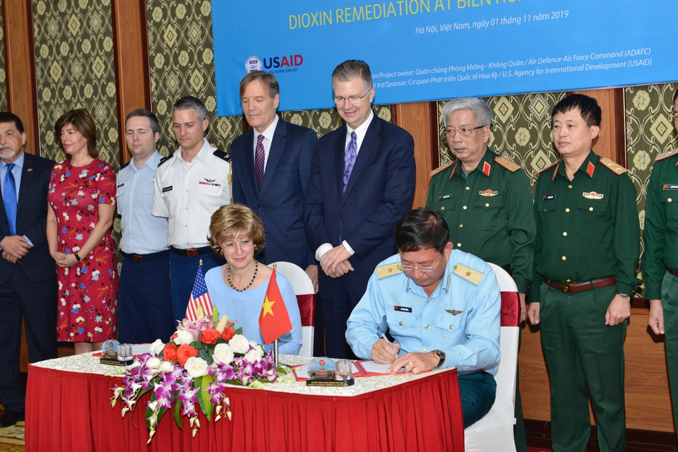 Việt Nam bàn giao 37 hecta sân bay Biên Hòa để Mỹ khử độc dioxin - 1 Việt Nam bàn giao 37 hecta sân bay Biên Hòa để Mỹ khử độc dioxin - 1