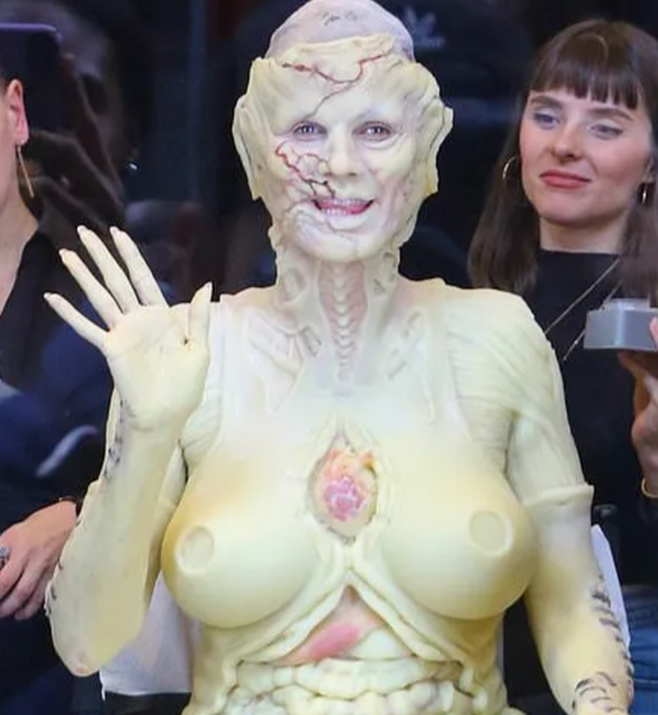Fans phát sốt vì Heidi Klum hóa trang quá kinh dị - 6 Fans phát sốt vì Heidi Klum hóa trang quá kinh dị - 6