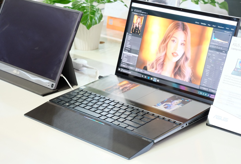 Laptop 2 màn hình, gaming phone, và loạt đồ chơi công nghệ tại Asus Expo 2019 - 1 Laptop 2 màn hình, gaming phone, và loạt đồ chơi công nghệ tại Asus Expo 2019 - 1