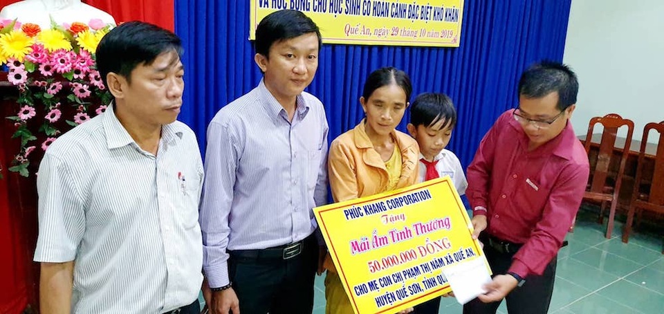 Nhiều tấm lòng vàng đến với người dân, học sinh nghèo tại tỉnh Quảng Nam - 1 Nhiều tấm lòng vàng đến với người dân, học sinh nghèo tại tỉnh Quảng Nam - 1