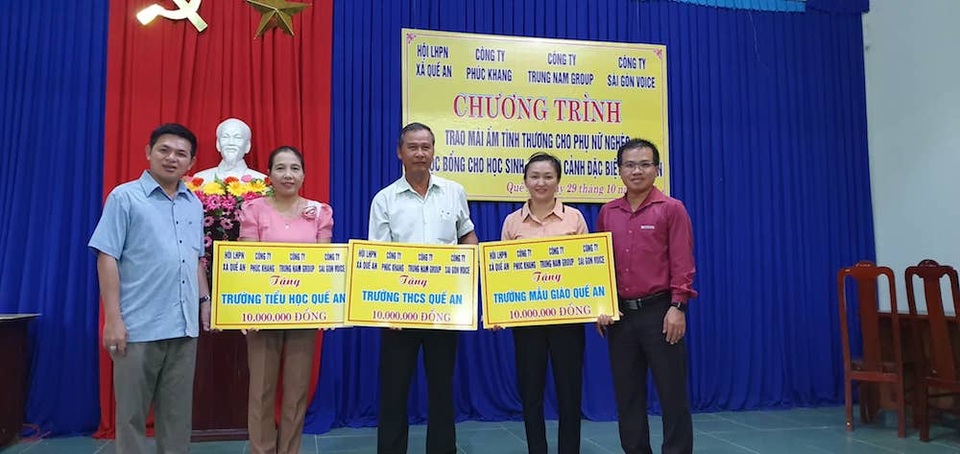 Nhiều tấm lòng vàng đến với người dân, học sinh nghèo tại tỉnh Quảng Nam - 2 Nhiều tấm lòng vàng đến với người dân, học sinh nghèo tại tỉnh Quảng Nam - 2