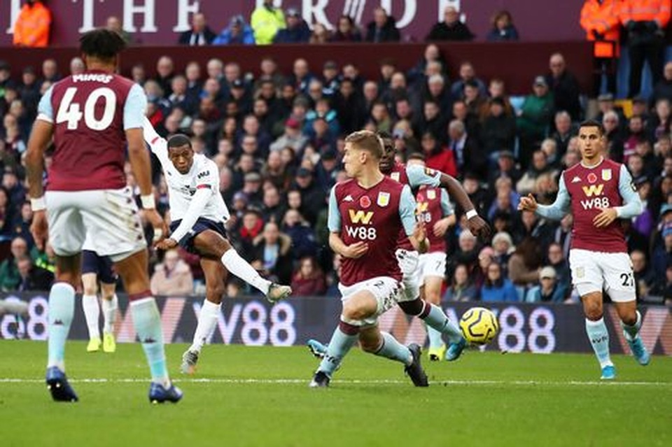 Aston Villa 1-2 Liverpool: Cú lội ngược dòng bất ngờ - 12 Aston Villa 1-2 Liverpool: Cú lội ngược dòng bất ngờ - 12