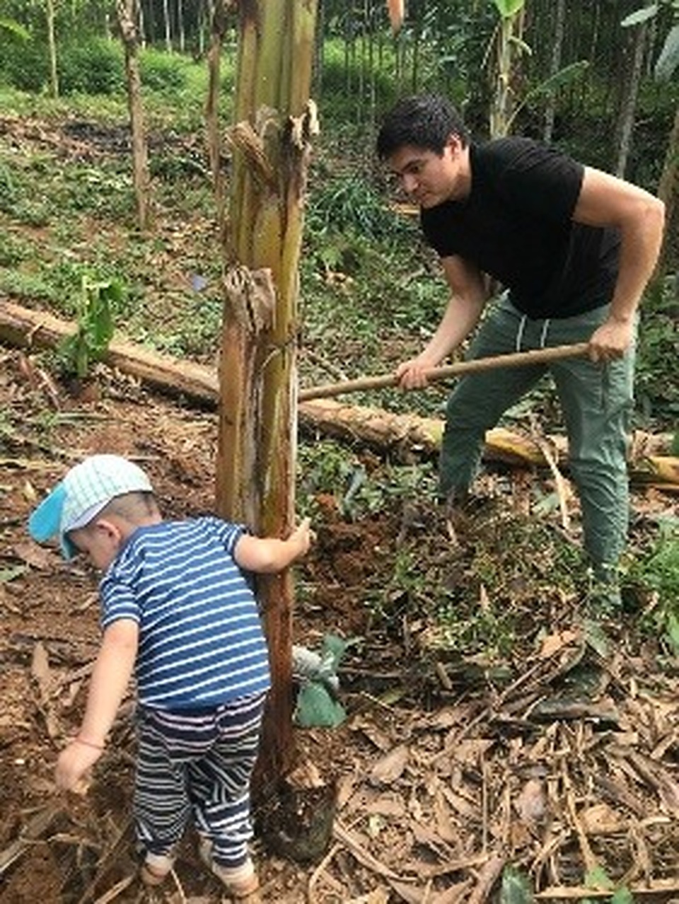 Xách balo đi nửa vòng trái đất để tặng một con bò cho cậu bé mồ côi - 4 Xách balo đi nửa vòng trái đất để tặng một con bò cho cậu bé mồ côi - 4