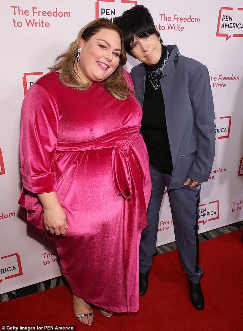 Chrissy Metz vẫn xinh đẹp dù vóc dáng nặng nề - 3 Chrissy Metz vẫn xinh đẹp dù vóc dáng nặng nề - 3