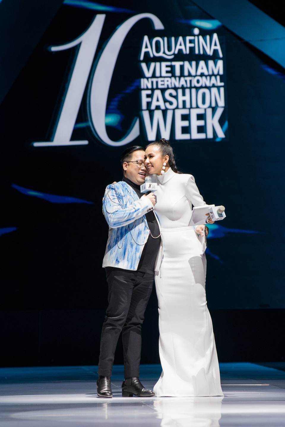 MC Huyền Ny biến hóa với thời trang - 8