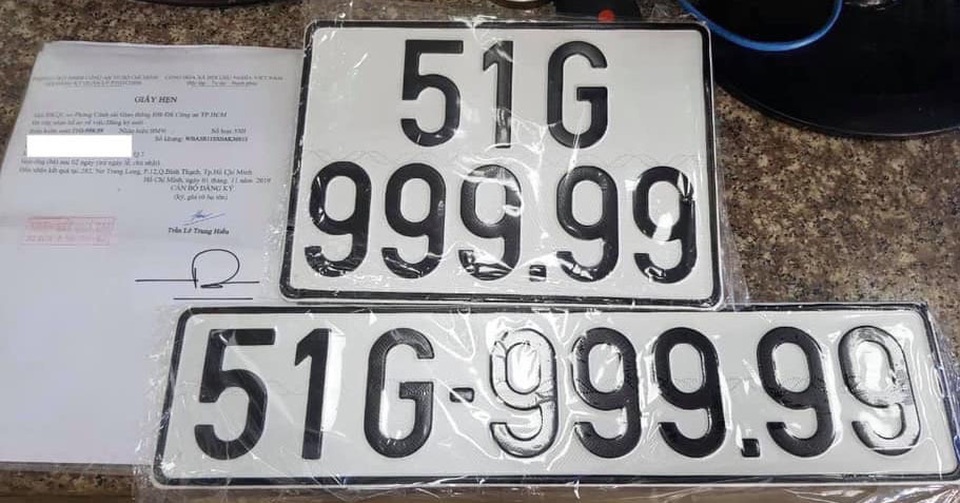 Người phụ nữ bấm trúng biển số siêu đẹp 99999 cho chiếc BMW - 1 Người phụ nữ bấm trúng biển số siêu đẹp 99999 cho chiếc BMW - 1