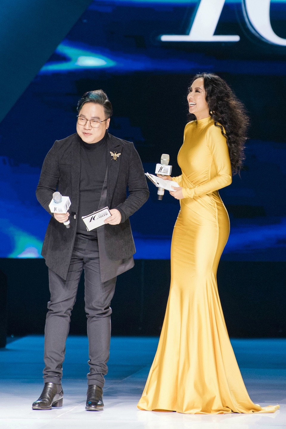 MC Huyền Ny biến hóa với thời trang - 1