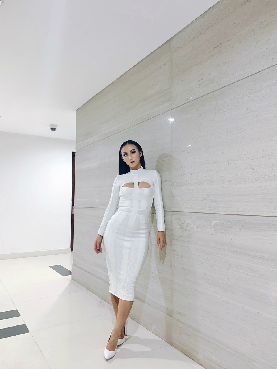 MC Huyền Ny biến hóa với thời trang - 9