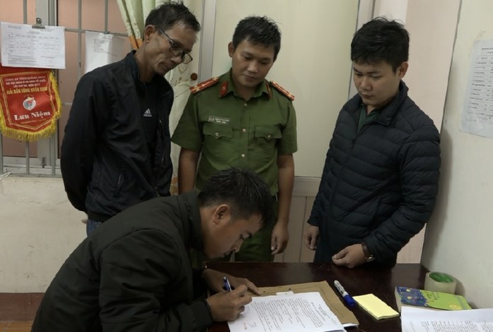 Người dân bất ngờ khi được trao trả xe máy bị mất nhiều tháng trước - 2