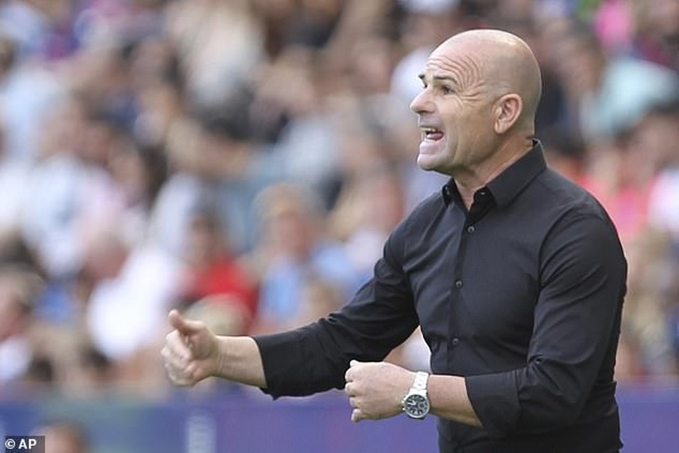 Messi ghi bàn, Barcelona vẫn thua sốc trước Levante - 9