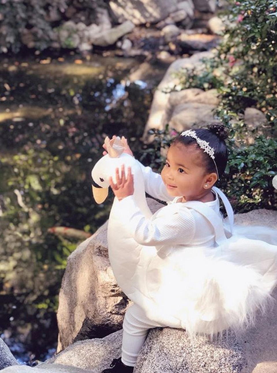 Con gái của Khloe Kardashian càng lớn càng đáng yêu - 7