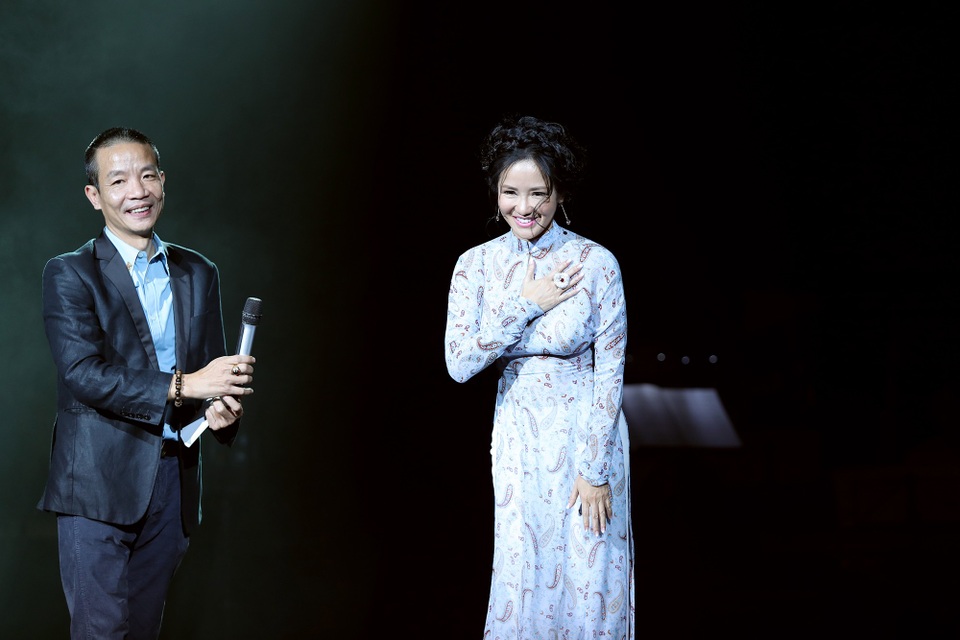 Thanh Lam, Ngọc Khuê hát như “lên đồng” trong đêm nhạc Nguyễn Vĩnh Tiến - 3 Thanh Lam, Ngọc Khuê hát như “lên đồng” trong đêm nhạc Nguyễn Vĩnh Tiến - 3