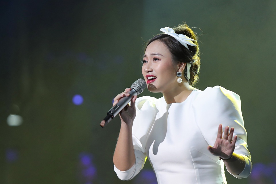 Thanh Lam, Ngọc Khuê hát như “lên đồng” trong đêm nhạc Nguyễn Vĩnh Tiến - 11 Thanh Lam, Ngọc Khuê hát như “lên đồng” trong đêm nhạc Nguyễn Vĩnh Tiến - 11
