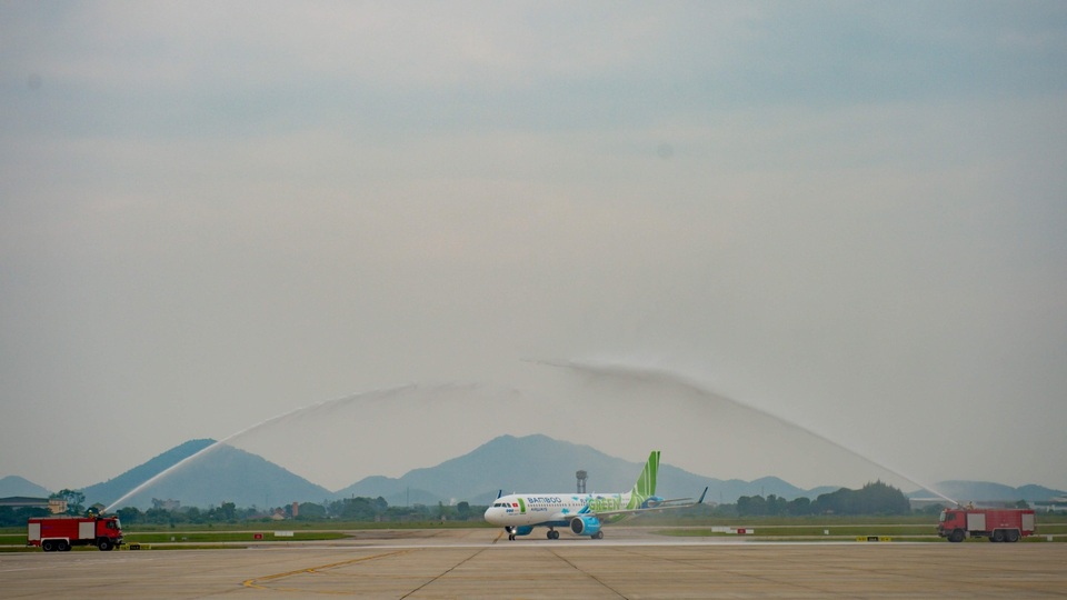 Bamboo Airways đón máy bay Airbus A320neo đầu tiên trong chiếc áo “Fly Green” ấn tượng - 2 Bamboo Airways đón máy bay Airbus A320neo đầu tiên trong chiếc áo “Fly Green” ấn tượng - 2