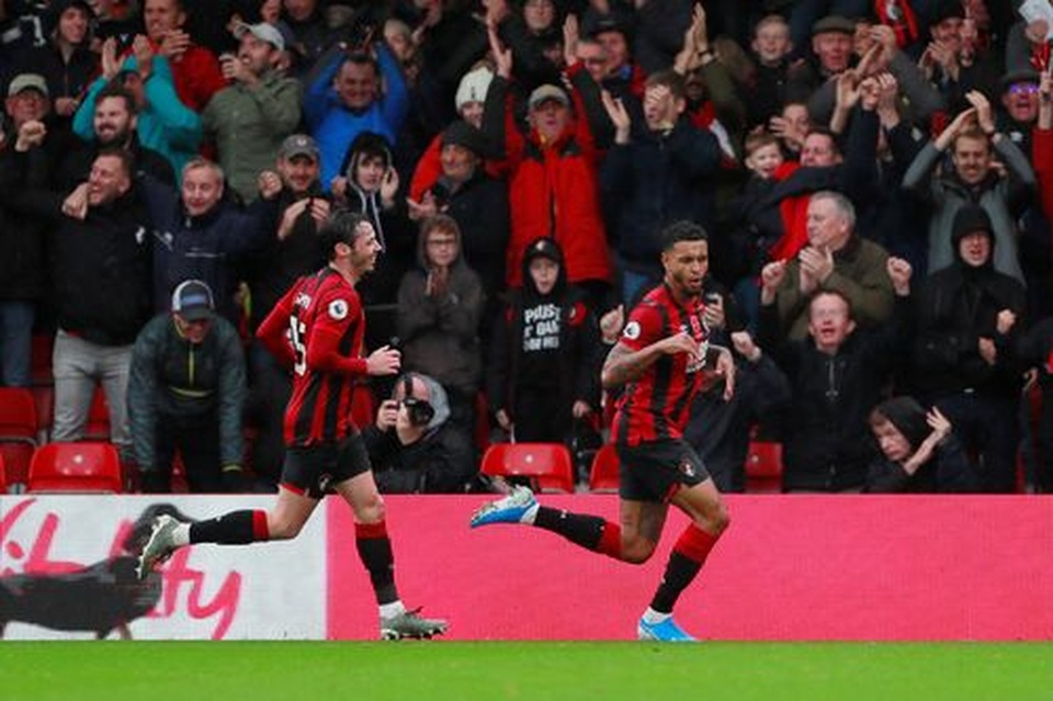 Nhìn lại trận thua tệ hại của Man Utd trên sân Bournemouth - 13 Nhìn lại trận thua tệ hại của Man Utd trên sân Bournemouth - 13
