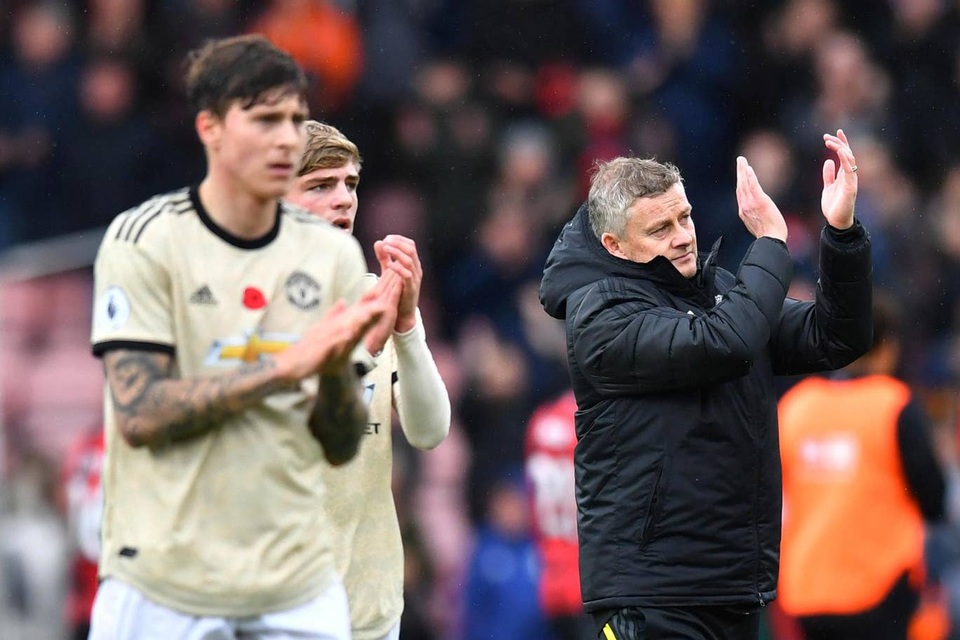 Nhìn lại trận thua tệ hại của Man Utd trên sân Bournemouth - 19 Nhìn lại trận thua tệ hại của Man Utd trên sân Bournemouth - 19